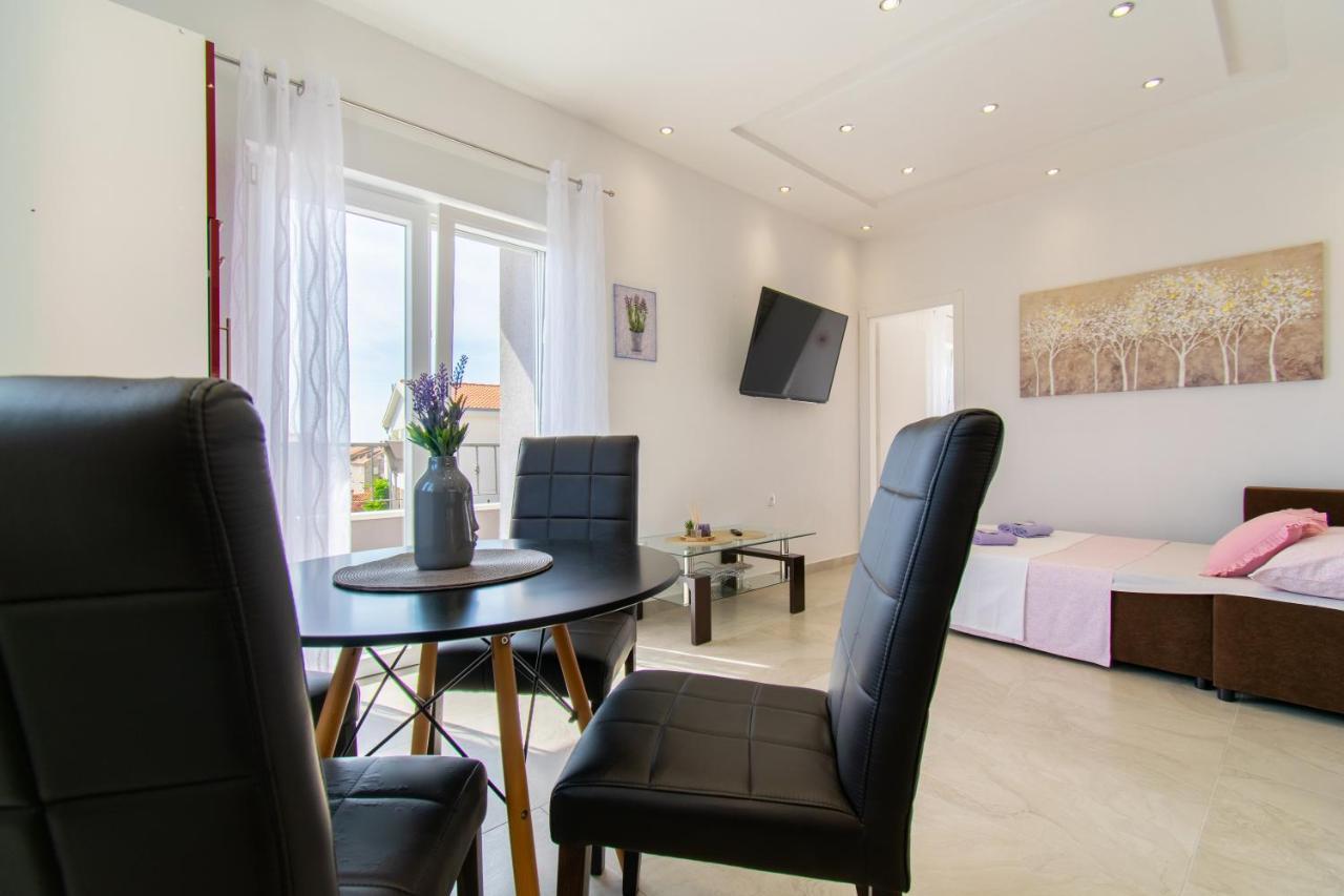 Apartmani Lavanda Centar Makarska Eksteriør billede