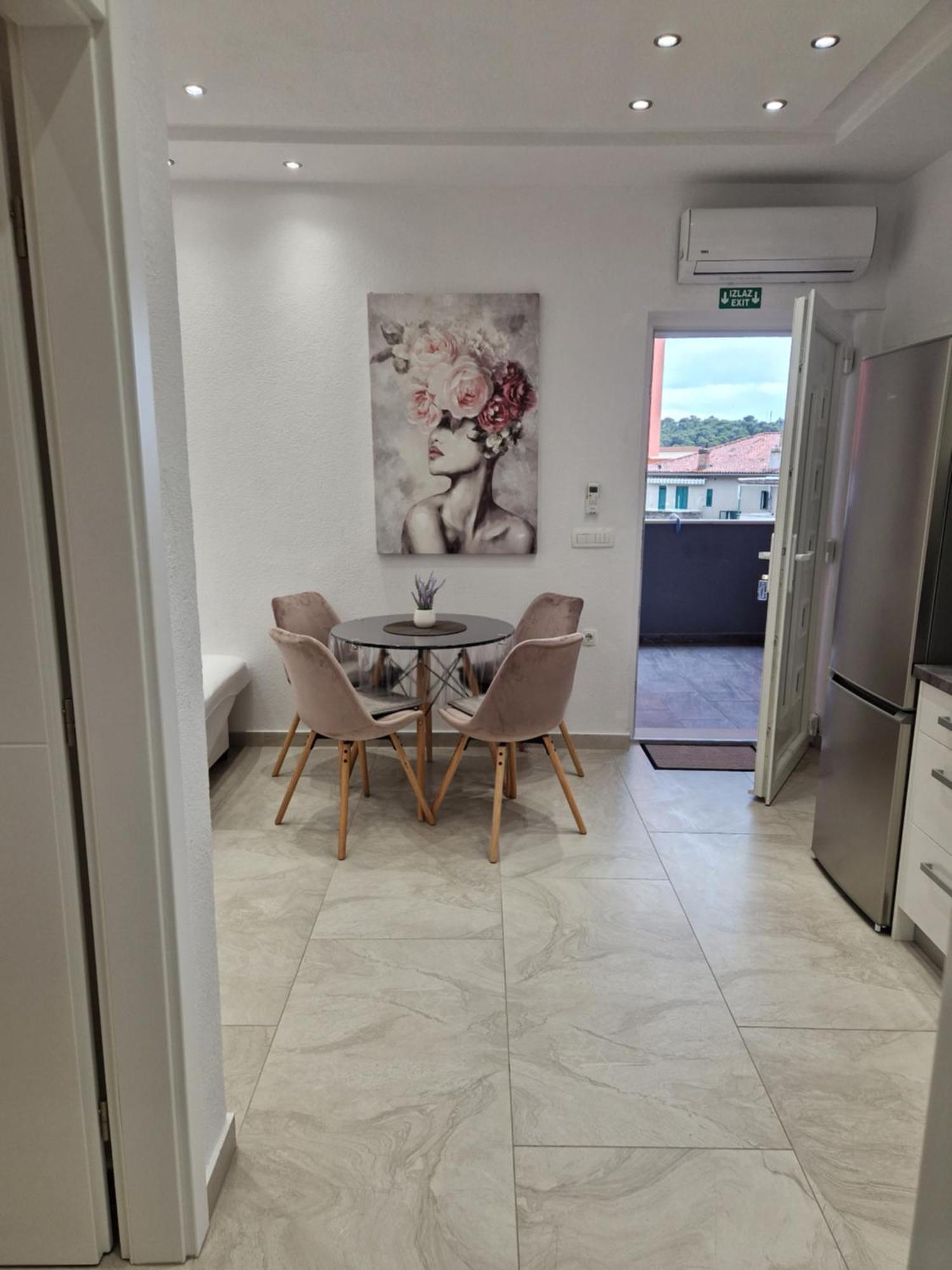 Apartmani Lavanda Centar Makarska Eksteriør billede